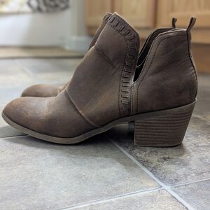 Ankle boots